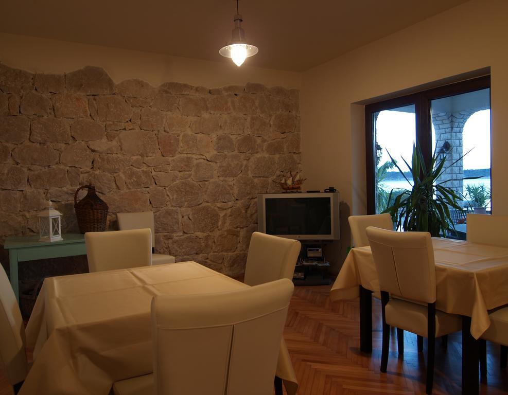 Apartments Villa Papalina 2 Rab Town Room photo